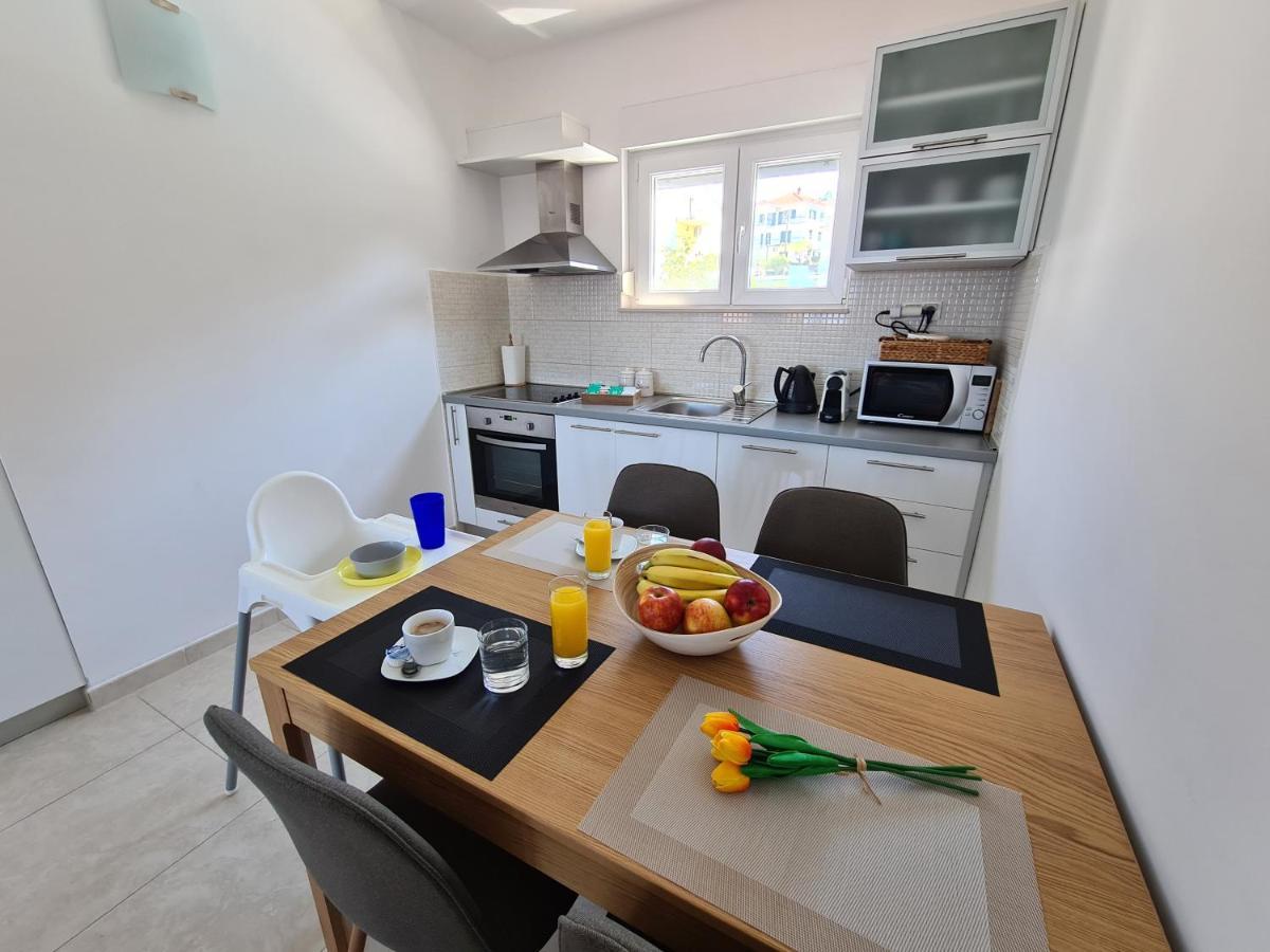 Modern Apartment Near The Sea-Mise Trogir Exterior photo